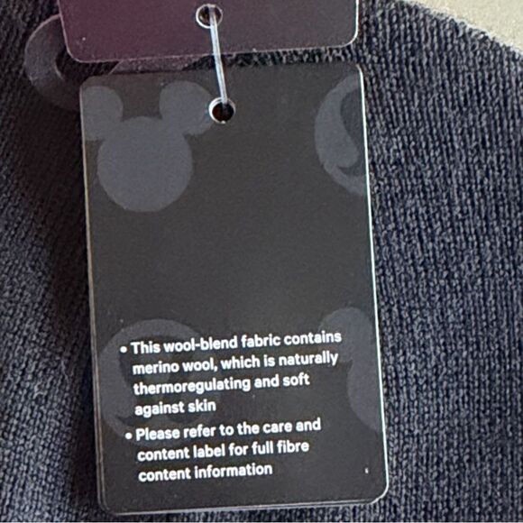 🆕 LULULEMON Disney x Lululemon Warm Revelation Beanie Mickey Mouse NWT Black - Picture 14 of 16